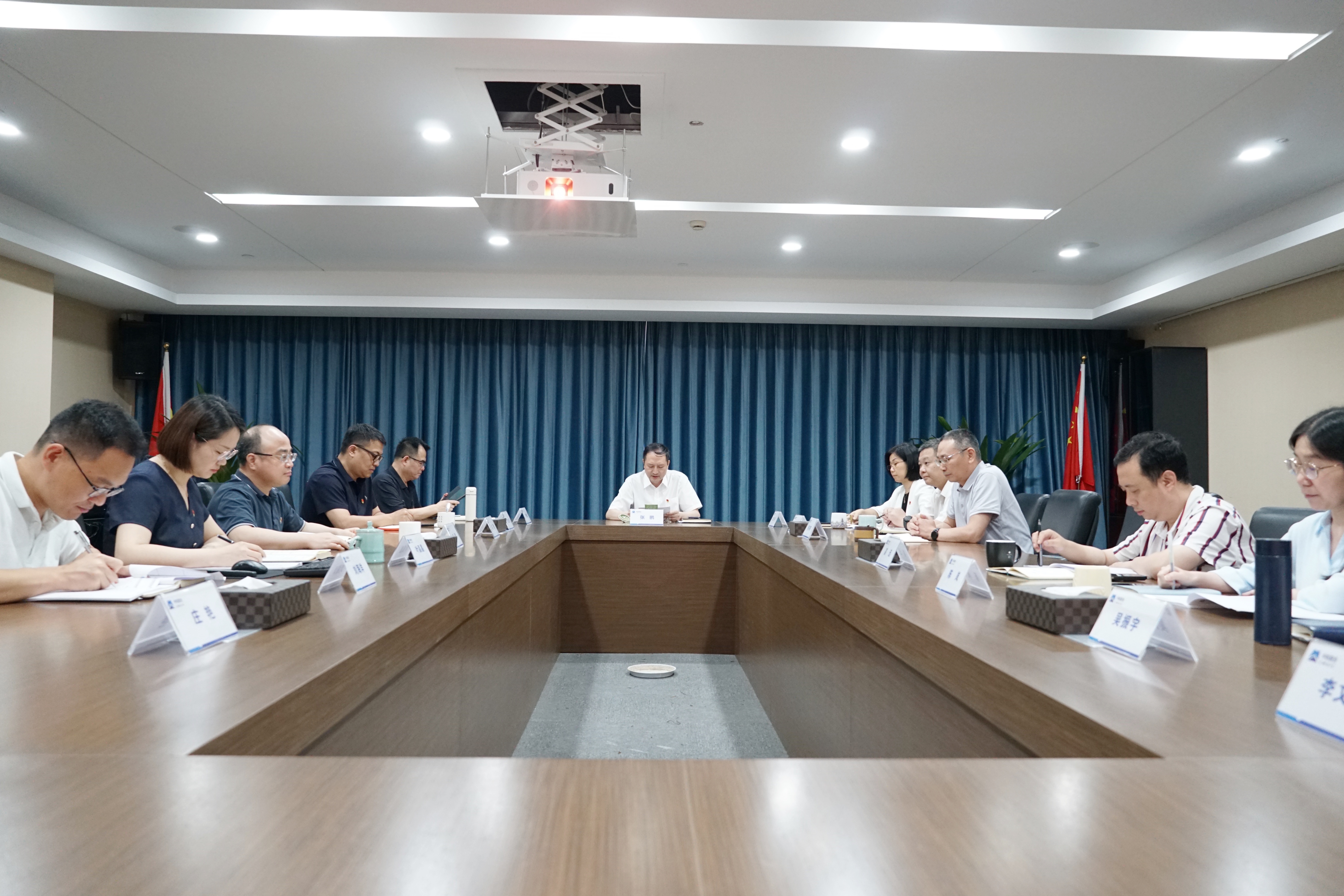 學規定 強警示│中機聯合黨總支召開理論學習中心組（擴大）會議